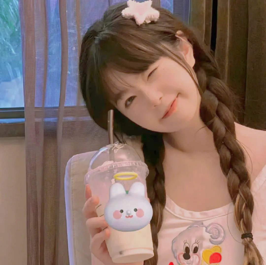 俏皮女学生